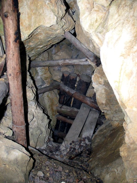 img00004.jpg